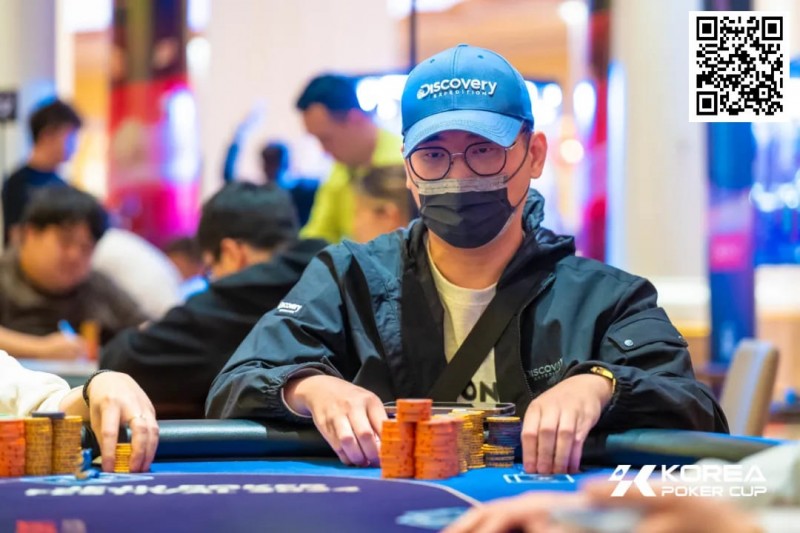 【红龙扑克】济州扑克嘉年华｜KPC主赛共530人次参赛135人晋级Day2，Lo Cheng-Yen、Minoru Murano领跑B/C组