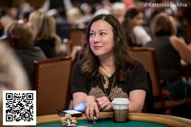 【红龙扑克】趣闻 | Jennifer Tilly的财富秘密：从《辛普森一家》中获得的意外收益