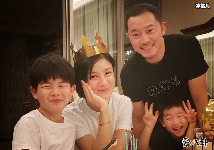 【红龙扑克】郭德纲胡可还有来往? 郭德纲曾公开场合羞辱她一家难道忘了