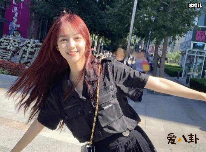 【红龙扑克】秦牛正威的黑料被扒?她是如何火起来的