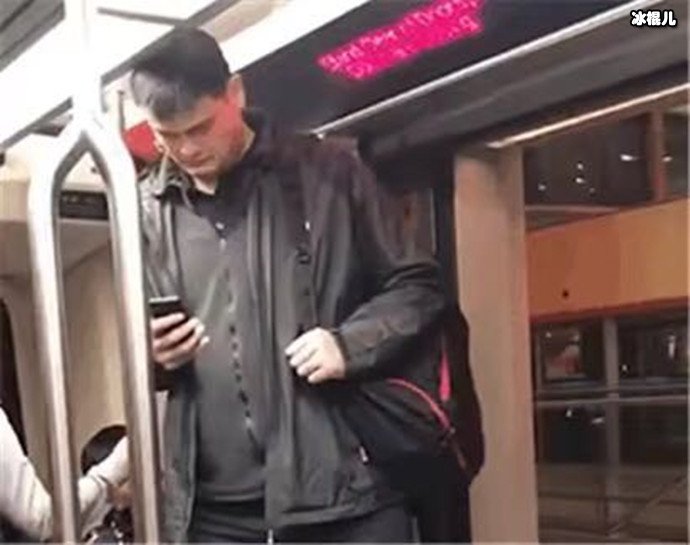 【红龙扑克】姚明在地铁经历了什么惹得网友称太难为他了