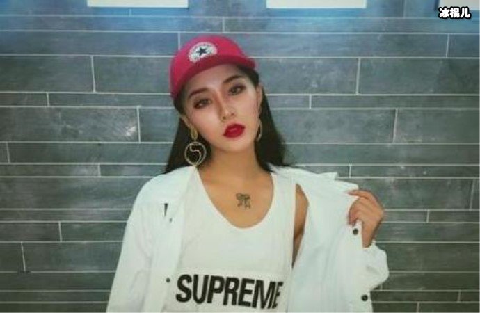 【红龙扑克】完美假期周晨曦, 私下表白杨馥宇遭拒