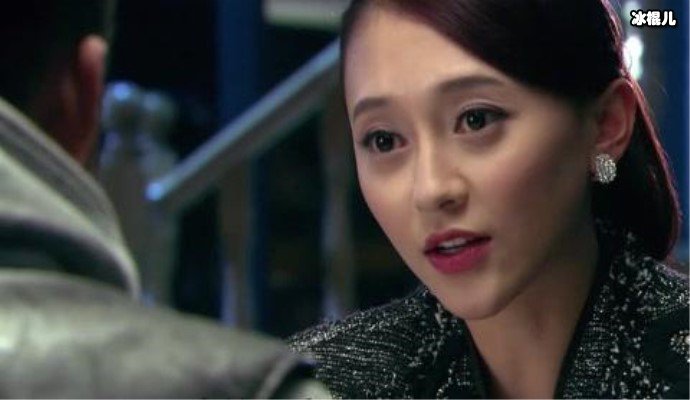 【红龙扑克】马澜菲个人简历，大鹏里面足疗那女的迷人长腿抢眼了