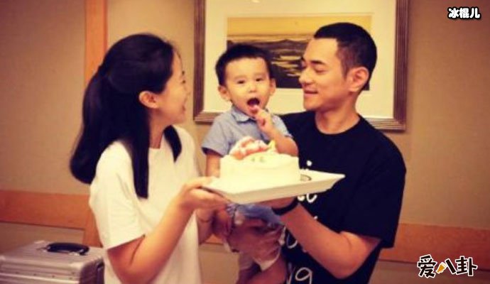 【红龙扑克】主持人李晨与妻子如何相识?两人人相恋十年结婚令人羡慕!