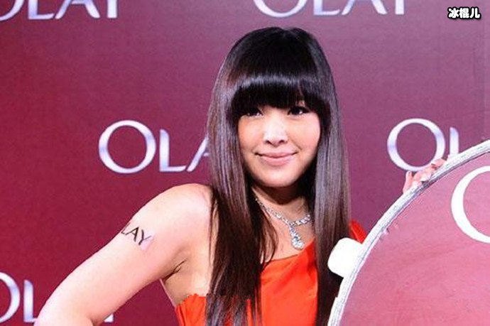 【红龙扑克】廖晓乔最新男友是谁?廖晓乔家庭背景