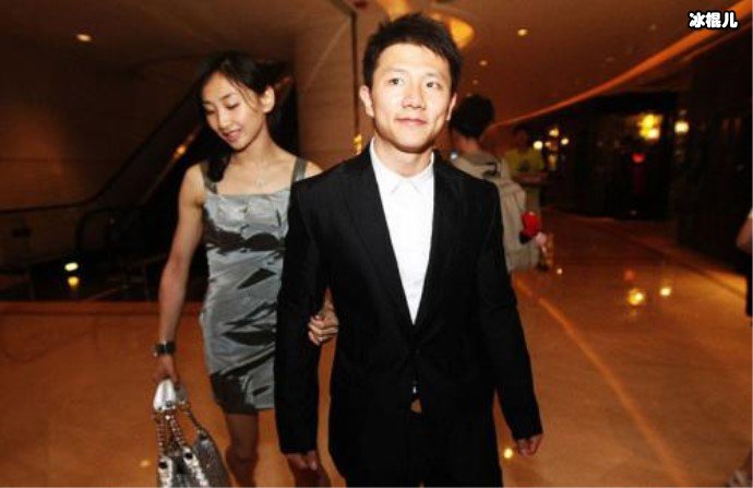 【红龙扑克】还原陈一冰劈腿事件真相, 网友知晓事件过程惊呆了