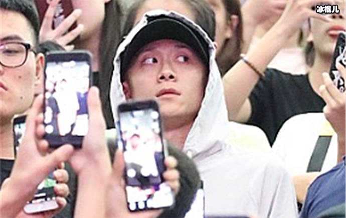 【红龙扑克】张一山人气如何？张一山被网友笑说是行走的表情包！