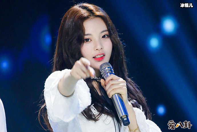 【红龙扑克】为何杨超越关闭ins评论?其与孟美岐之间有什么恩怨吗?