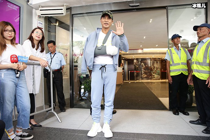 【红龙扑克】任达华为何拒绝赔偿？其手指治疗还要多久？