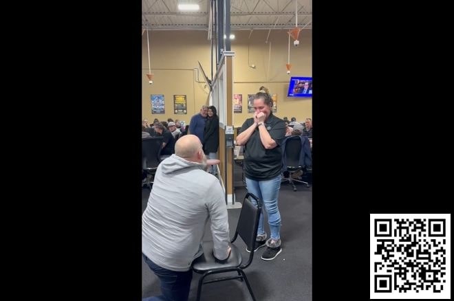 【红龙扑克】某牌手在扑克室求婚但女友却没有秒“call”，好尴尬…