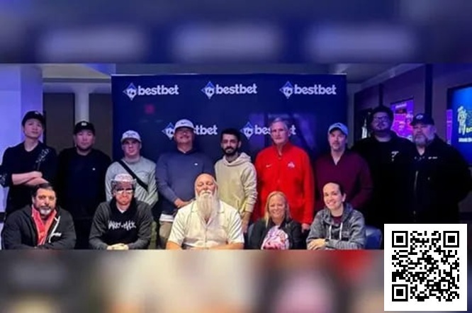 【红龙扑克】离大谱！一场扑克比赛产生15个冠军，每人分四千刀奖金？