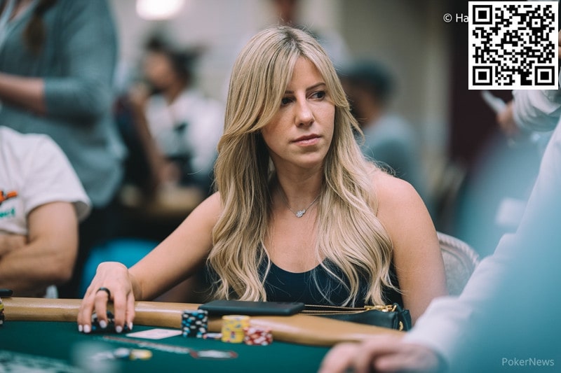 【红龙扑克】全球唯一一个手握4条WSOP金手链的女人是何来历？