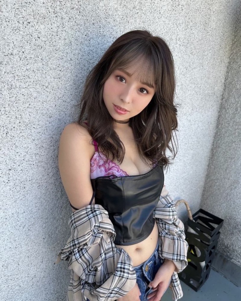 【红龙扑克】最新推荐!木瓜形G奶小只马《天音真比奈》精选作品介绍……