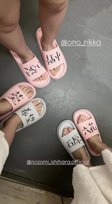 【红龙扑克】三位女优六只脚！这家片商在干大事！