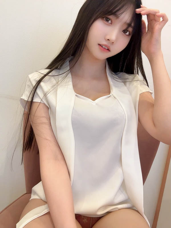 【红龙扑克】MIDV-918,巴ひかり(巴𪸩)经典作品回顾！被健壮看房客人突侵犯…