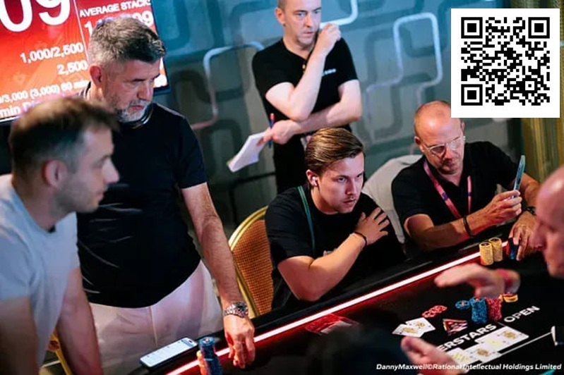 【红龙扑克】皇家同花顺“双杀”A葫芦+K葫芦，怎一个“爽”字了得