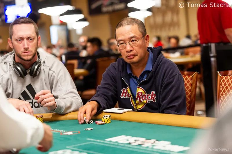 【红龙扑克】2023 WSOP | 25K奥马哈豪客赛王阳以第二大记分牌进入Day 2