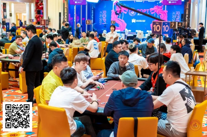 【红龙扑克】红龙杯夏日济州站新的超越!青龙杯503人次参赛75人晋级决战擂场争夺系列赛首件冠军夹克!现场抽奖活动携带幸运明日降临赛场!