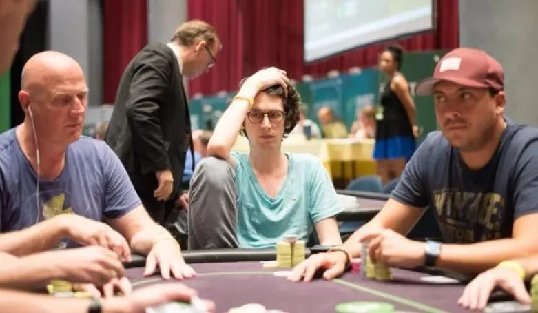 【红龙扑克】德州扑克最吸引人的地方，早点知道就好了