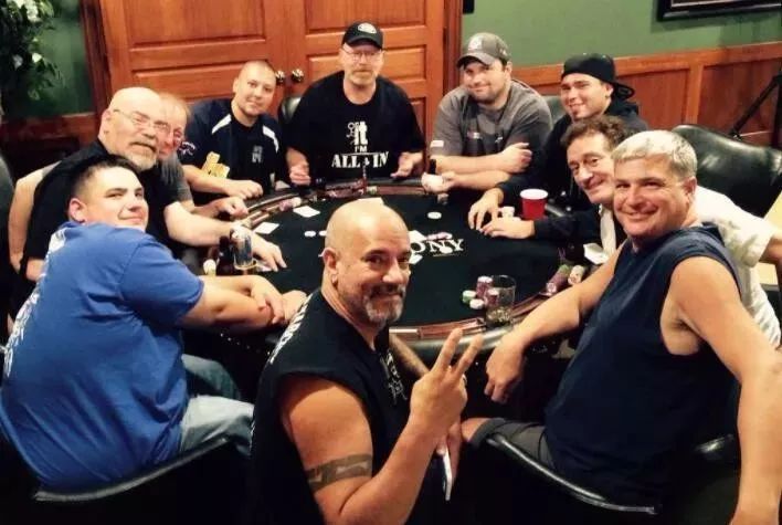 【红龙扑克】教学：碰到这3种牌，别迷恋！翻前记得赶快甩掉