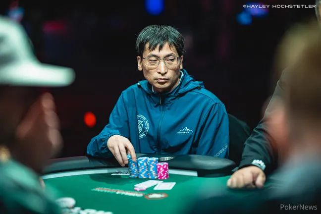 【红龙扑克】2023WSOP ：张阳在赛事#44以记分牌领先者身份进入Day 3