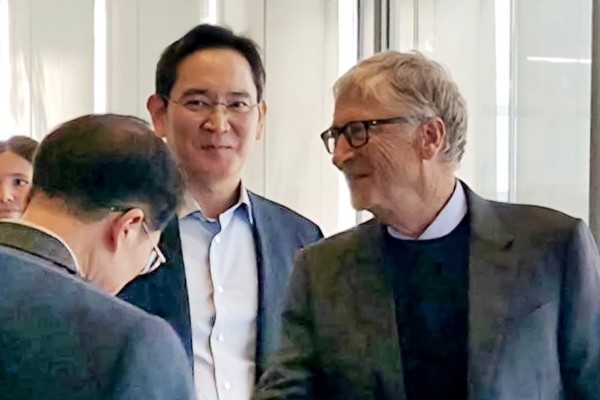 【红龙扑克】比尔&middot;盖茨与李在镕会晤：讨论全球社会责任和能源业务