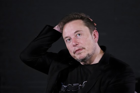 【红龙扑克】特斯拉自研芯片新进展 AI5芯片设计评审完成