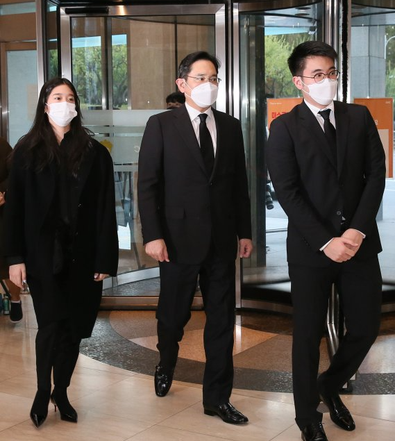 【红龙扑克】三星李在镕长子李智昊入伍海军：已放弃美国国籍