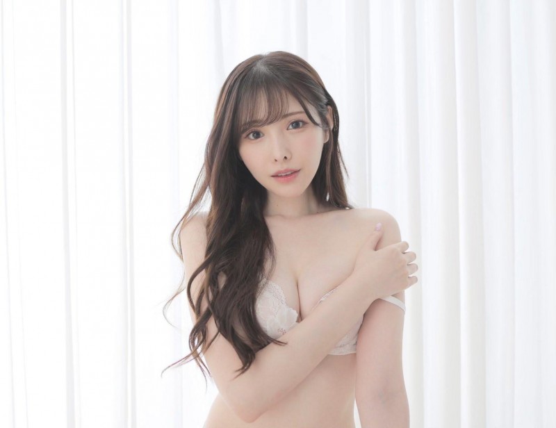 【红龙扑克】自称抖M是个超级被虐狂！「最强美腿」新有菜放话：准备来台湾找老公