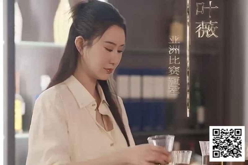 【红龙扑克】告别赌神式浮夸，张晨旭携手《女王归来》展现扑克的真实与优雅，抖音红果同步上线