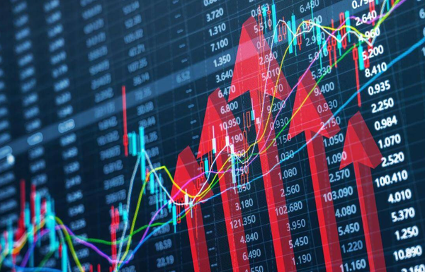 【红龙扑克】A股三大指数集体收跌 创业板指跌4.55% 半导体股调整