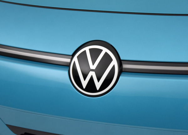 【红龙扑克】2025年上半年全球车企研发费用排名：国产最高第五