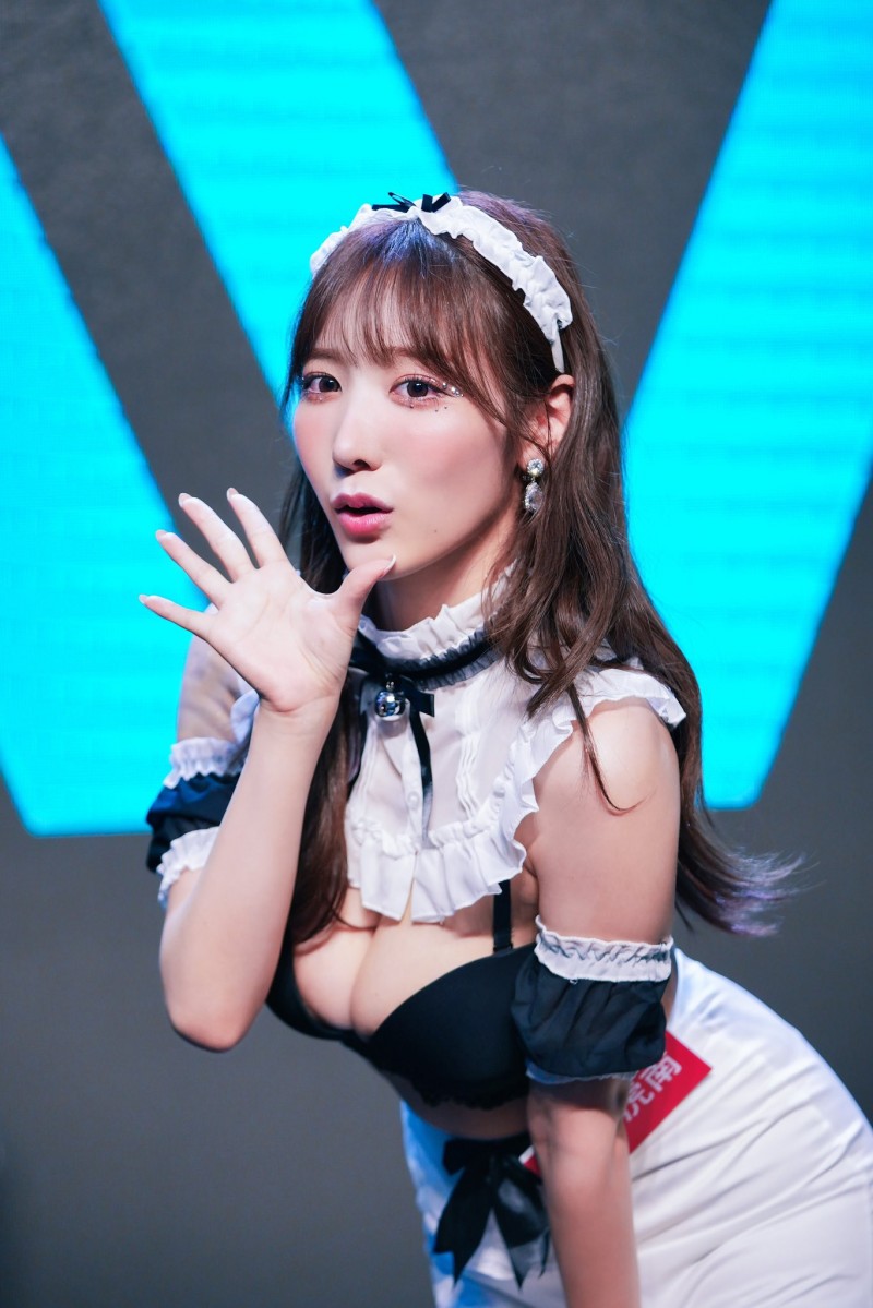 【红龙扑克】TRE2023日记(11)：小宵こなん(小宵虎南)的BlackPink星巴克限量杯