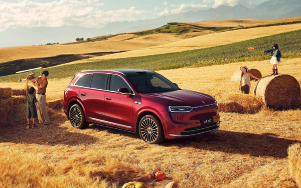 【红龙扑克】10月美股市场汽车板块总市值达15.2万亿 A股约9900亿