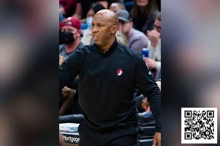 【红龙扑克】从场边到法庭：开拓者主帅比卢普斯涉巨额作弊案，拒不认罪