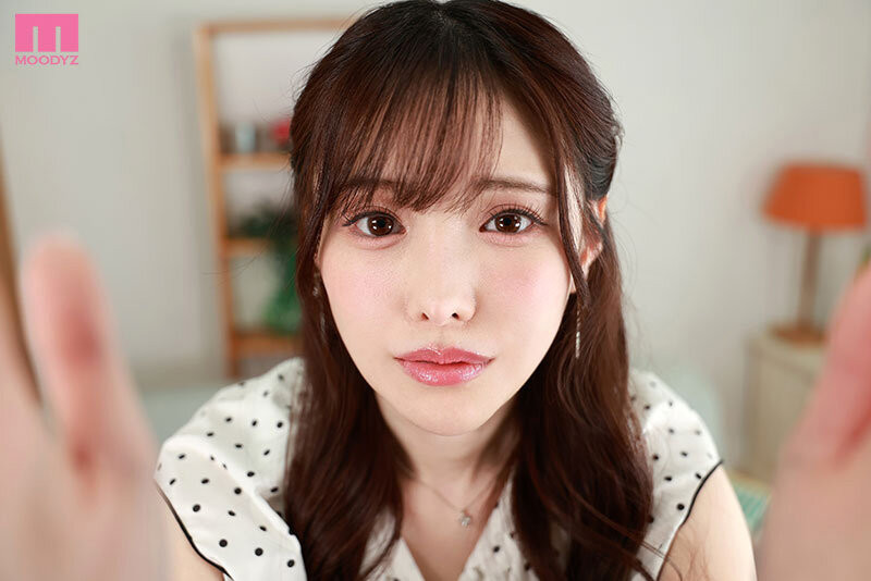 【红龙扑克】[MDVR-374]新有菜（新ありな）有多强？两个小故事告诉你！