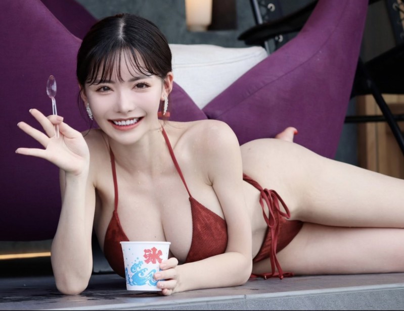 【红龙扑克】欠税8000万日币还清了！让深田えいみ(深田咏美)逆转胜的关键人物是？