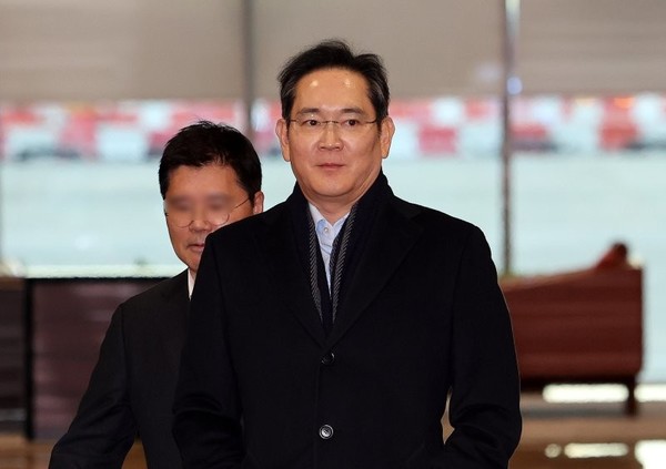 【红龙扑克】三星李在镕重提&ldquo;三明治危机&rdquo; 称恢复竞争力的&ldquo;最后机会&rdquo;