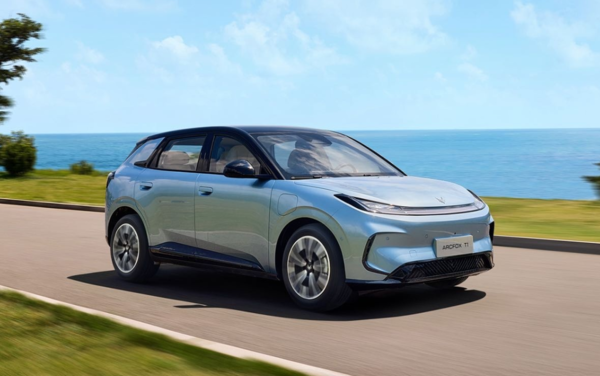 【红龙扑克】北汽极狐高端产品系列&ldquo;问道&rdquo;公布 首款MPV定名问道V9