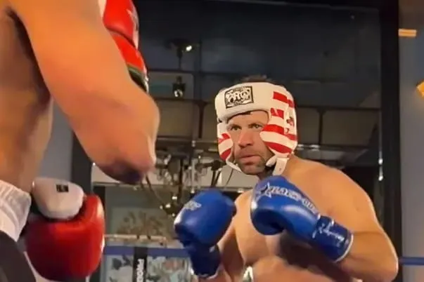 【红龙扑克】Jungleman拳击赛结果大翻车!Dan Cates遭判TKO落败