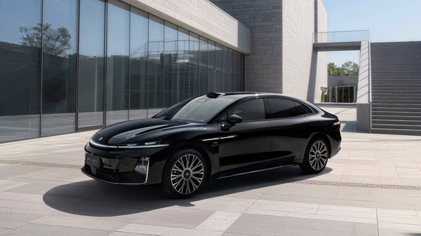 【红龙扑克】16.48万元起 昊铂A800搭载全球量产最高线束激光雷达