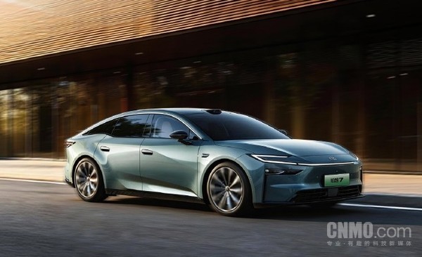 铂智7 【红龙扑克】铂智7正式上市 全系标配鸿蒙座舱5 售价16.98万元起