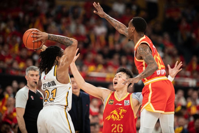 【红龙扑克】CBA总决赛前瞻：辽粤大战再起，热度与胜负如何拆解？