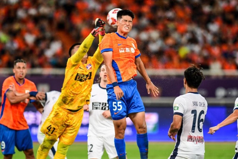 【红龙扑克】国内球员在高强度对抗中的适应能力为何成为讨论焦点