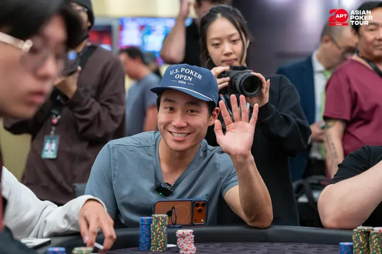 【红龙扑克】2026 APT台北站 | 超级豪客赛奖金创新高，美国选手Ethan “Rampage” Yau领跑全场！