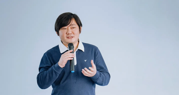 【红龙扑克】张雪回应力挺余承东 否认抱大腿 自曝拒绝跟华为合作