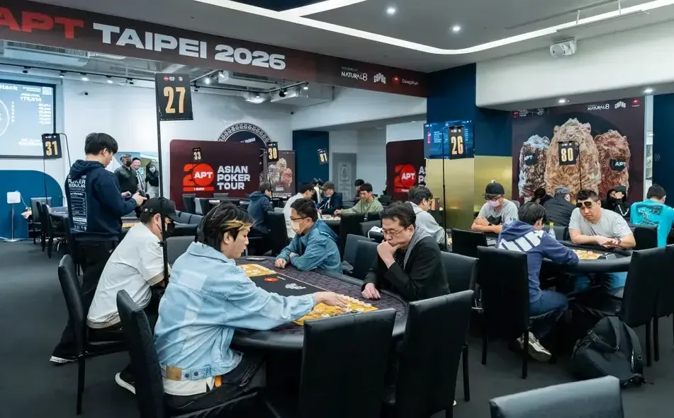 【红龙扑克】史上首次！国际扑克和中国象棋竟联动比赛，国人xuang888勇夺生肖狂欢赛冠军！