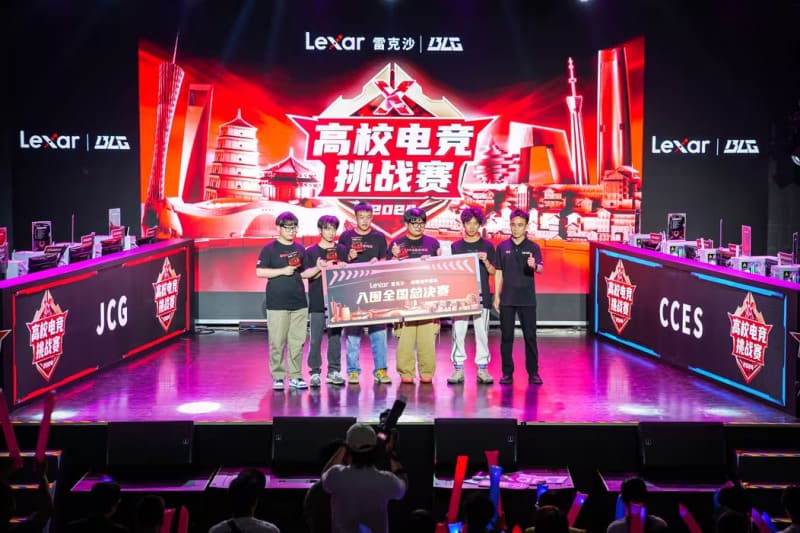 【红龙扑克】电竞比赛中的临场调整信号解析:从战术变化到心理博弈