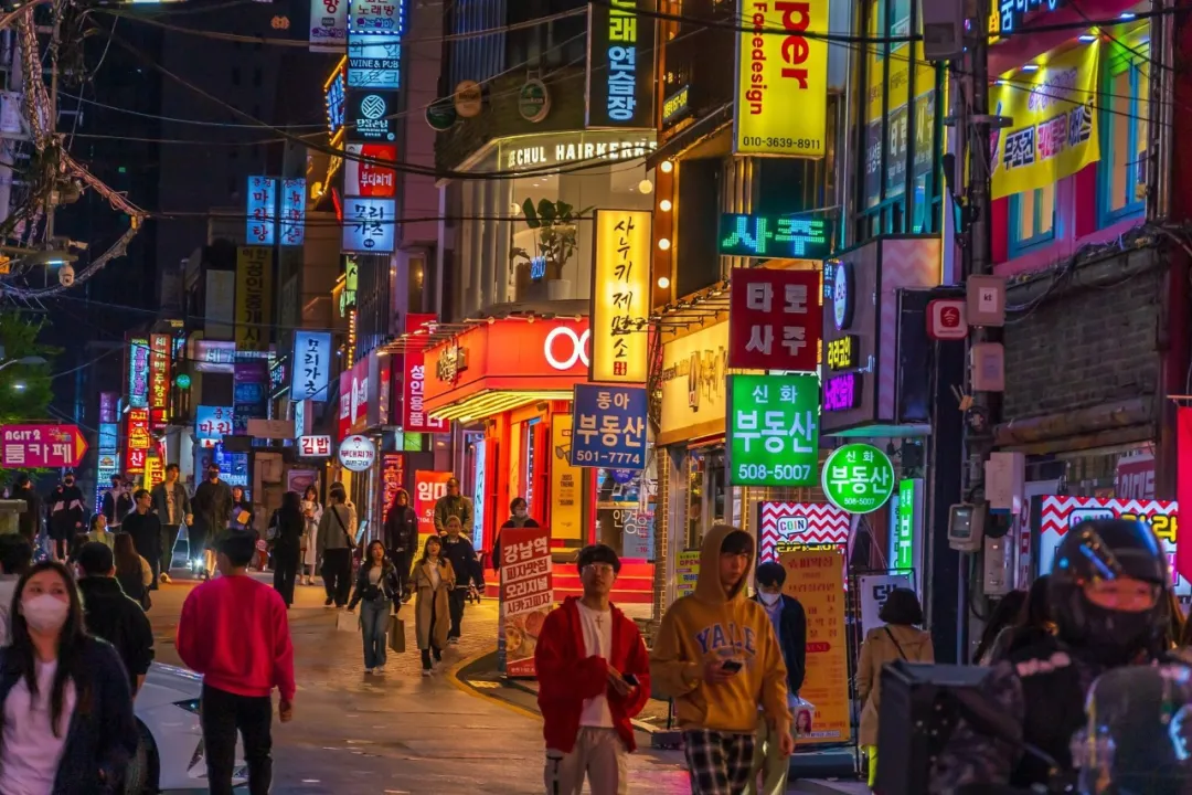 【红龙扑克】首尔午夜的悖论：全民禁令之下，为何遍地扑克高手？