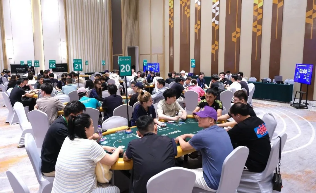 【红龙扑克】DXPC丹霞杯 | 常田甜开幕赛逆转登顶，多名巾帼力量展现温柔与强劲！首届亚军女神温祖仪重返赛场